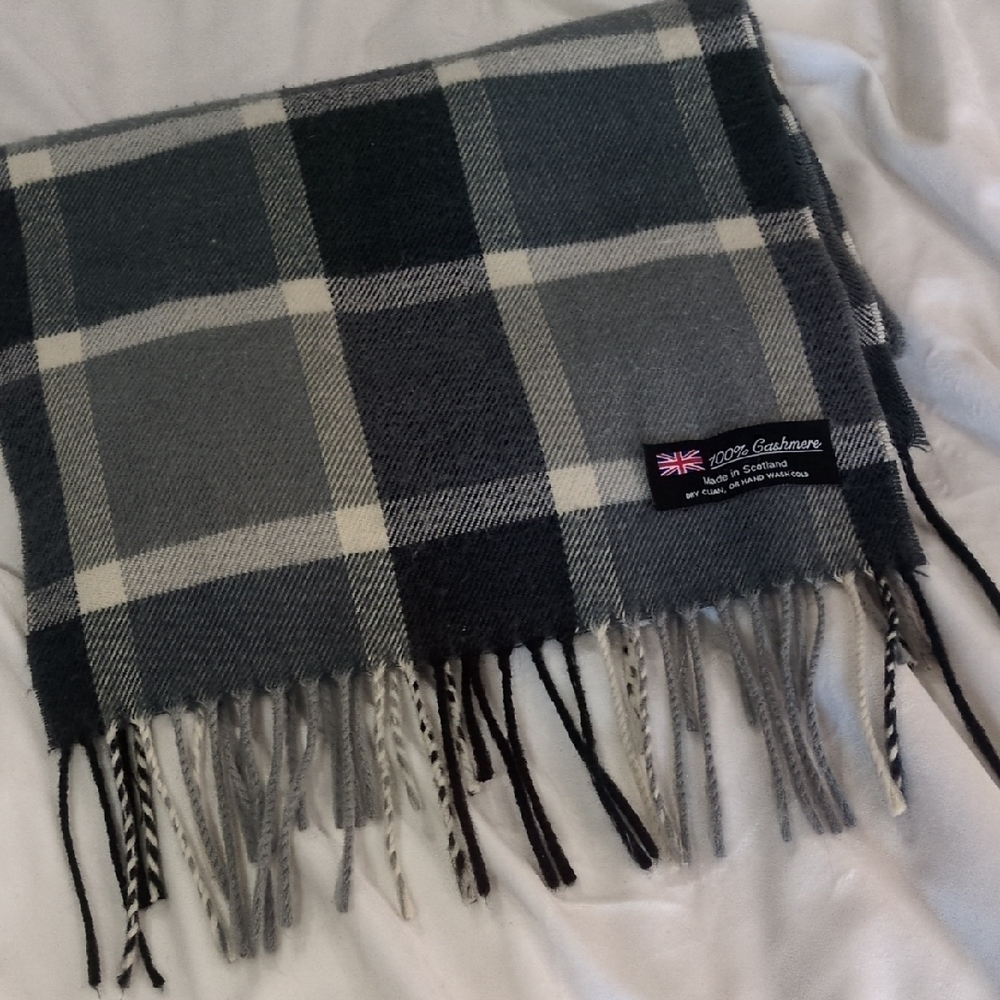 Classic Gray Checkered Scarf